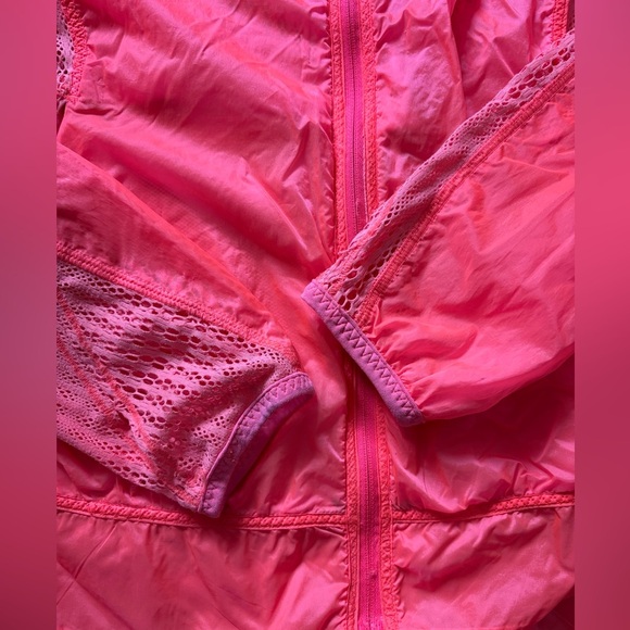 Lululemon Run: Wild Jacket - Picture 3 of 11